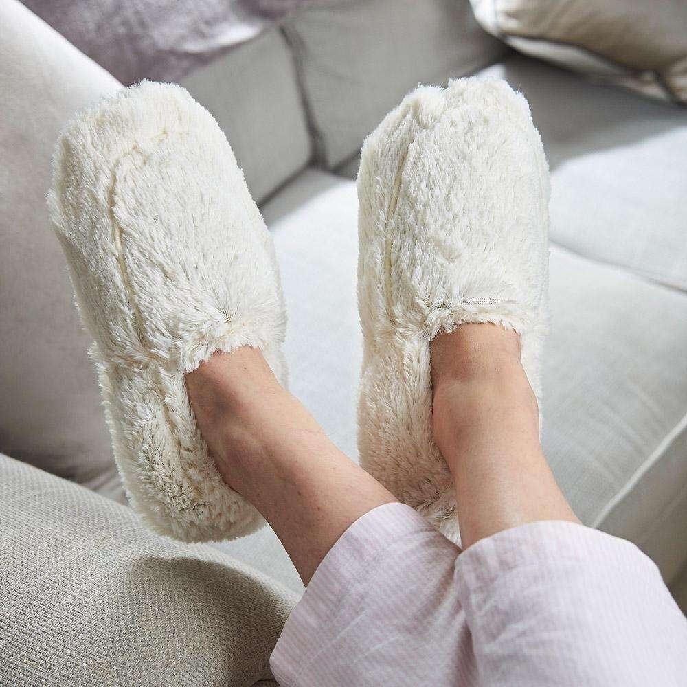 Warmies cream fuzzy heatable slippers with real lavender fits sizes women 6-10